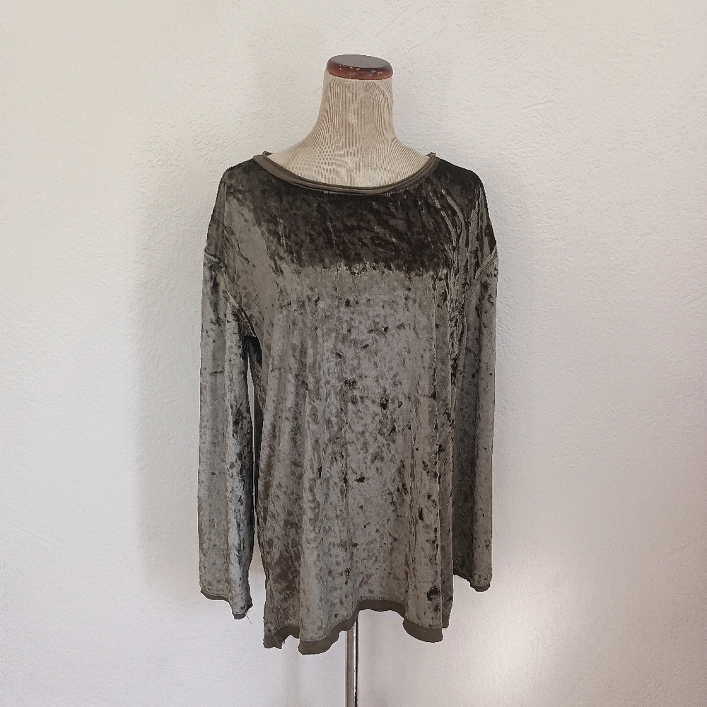 Artistic Works By Lu Velvet Relaxed Top - Picture 8 of 8